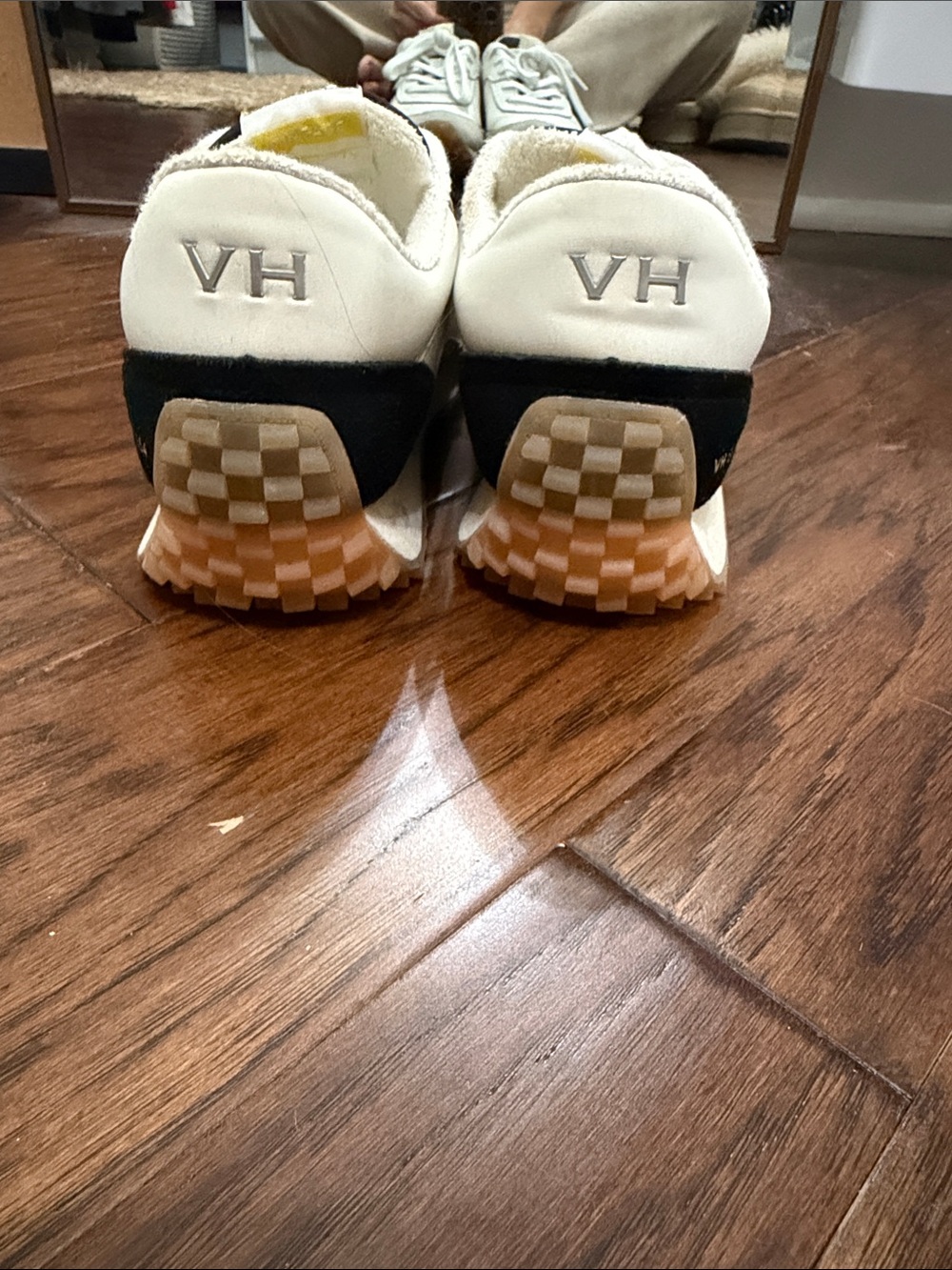 Vintage Havana White Black Athletic Sneakers - Picture 4 of 5